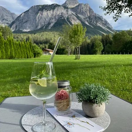 Gaestehaus Woeberlerhof Ehrwald
