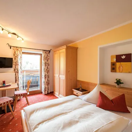 Gaestehaus Woeberlerhof 3* Ehrwald