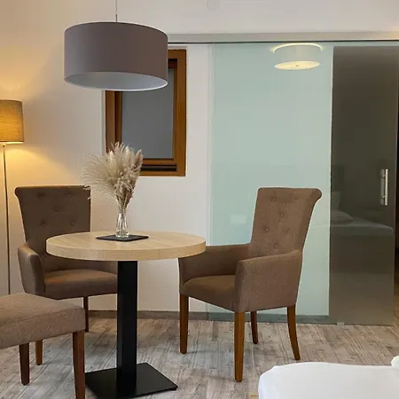 Gaestehaus Woeberlerhof 3*